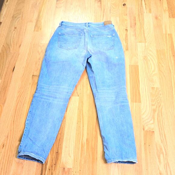 American Eagle women's Mom Jean Distressed size 4 - Picture 8 of 8